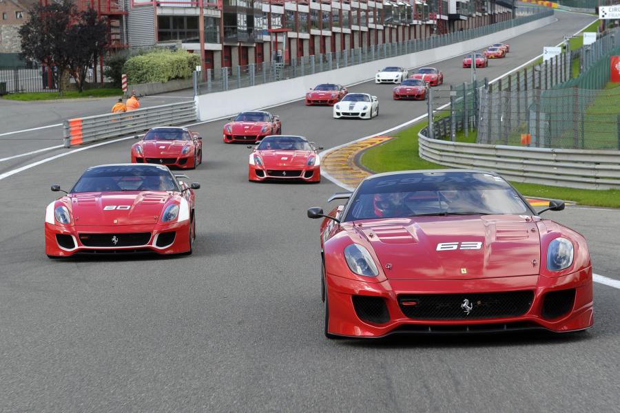  Ferrari 599XX 2011 года  (фото 5 из 8)